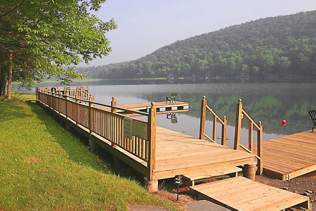 Inn At Starlight Lake & Restaurant Buitenkant foto