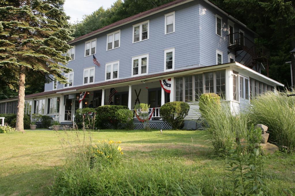Inn At Starlight Lake & Restaurant Buitenkant foto