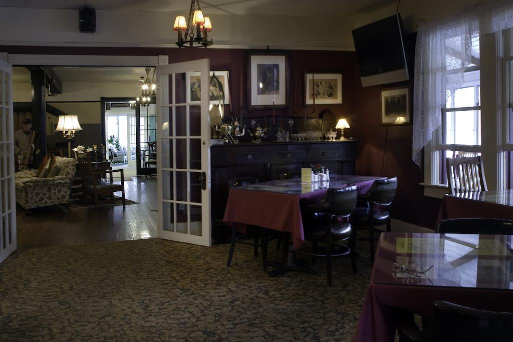 Inn At Starlight Lake & Restaurant Buitenkant foto